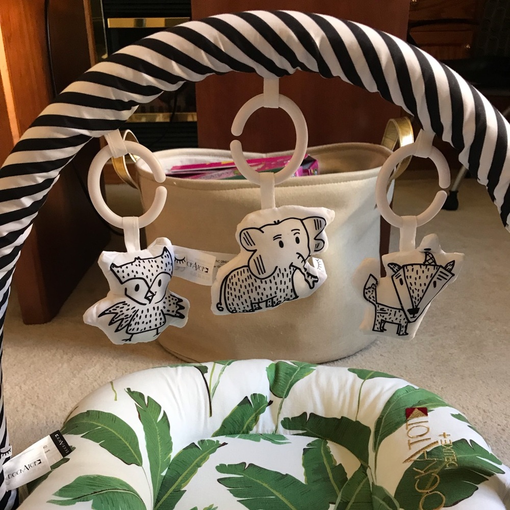 Arch and toys for Dockatot